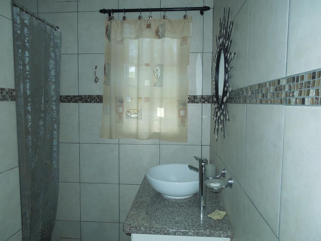 Lilac Lodge-Purple House Вінтертон Номер фото